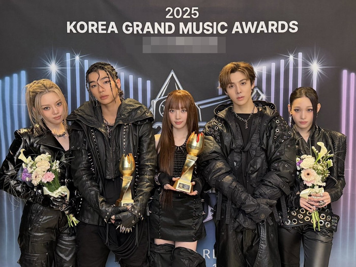 ALLDAY PROJECT thắng Daesang chỉ sau 144 ngày debut do Annie Moon 'chống lưng'? Ảnh 1