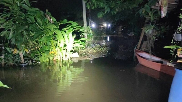 Nước lũ tràn vào nhà, người đàn ông 53 tuổi đang ngủ bị chết đuối Ảnh 1