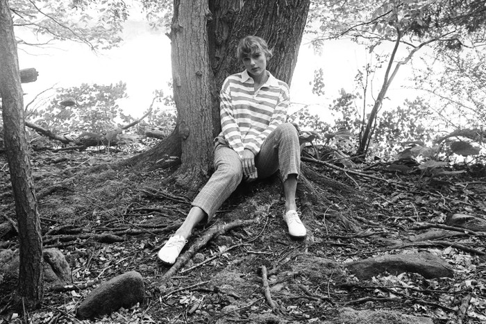 Taylor Swift san bằng kỷ lục của The Weeknd Ảnh 2