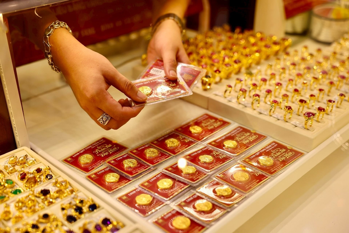 Bên cạnh giá vàng chiều 17/11 đồng loạt giảm, giá vàng thế giới được cho là cũng sẽ giảm trong tuần này. (Ảnh minh hoạ)