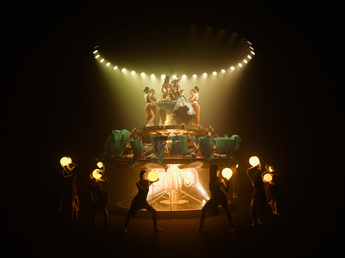 Văn Mai Hương và Chi Pu khoe hình thể cực nóng bỏng, múa bụng 'hết sẩy' xem mà đã con mắt Ảnh 5