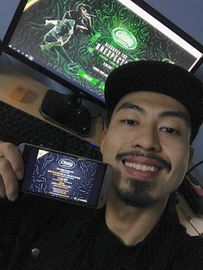 Đen Vâu từng sử dụng là chiếc điện thoại 8 chữ số - Samsung Galaxy S7 Edge. (Ảnh: FBNV)