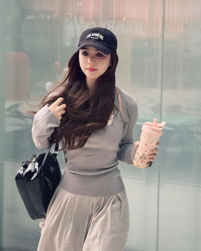 Mái tóc của Quỳnh Kool luôn gây chú ý mỗi khi cô xuất hiện. Ảnh: IGNV