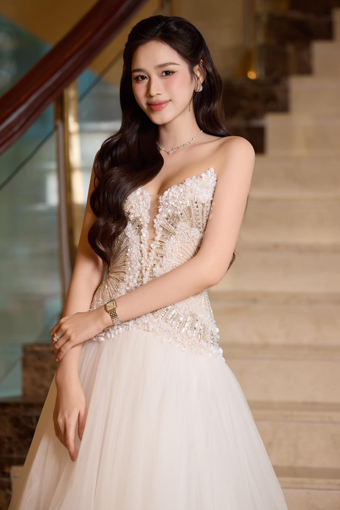 Hoa hậu Đỗ Thị Hà. Ảnh: FBNV