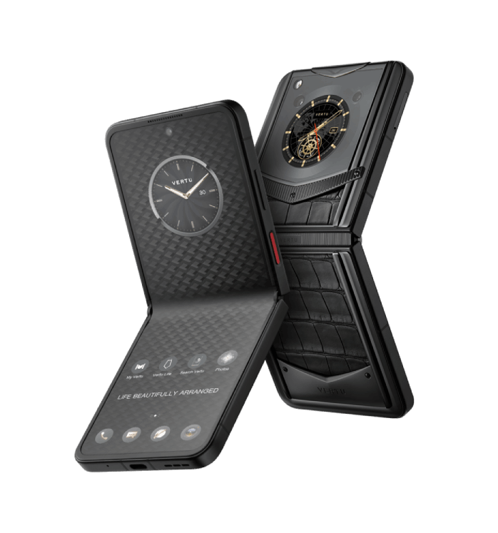 Chiếc điện thoại của nghệ sĩ Việt Hương mặc dù mang tính chất gập cổ điển nhưng vẫn đảm bảo về những yếu tố công nghệ khác. (Ảnh: Vertu)