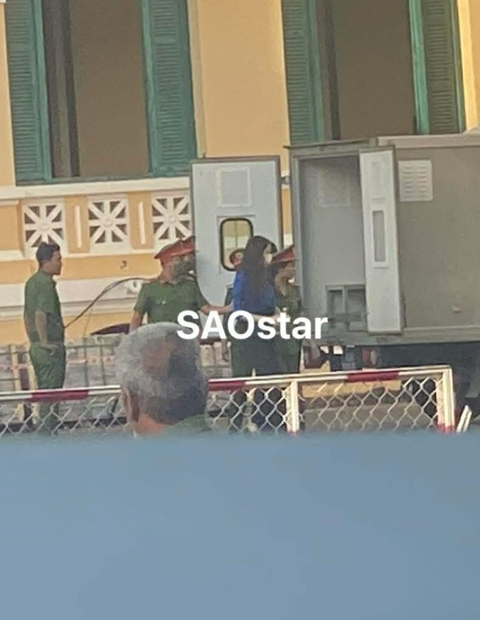 Hoa hậu Thuỳ Tiên tại phiên toà sáng nay.