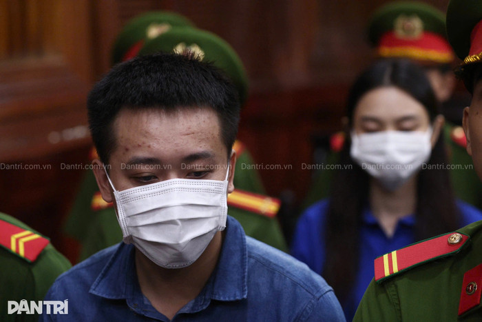 Hình ảnh Quang Linh Vlog tại phiên toà sơ thẩm ngày 19/11. Nguồn ảnh: Báo Dân Trí