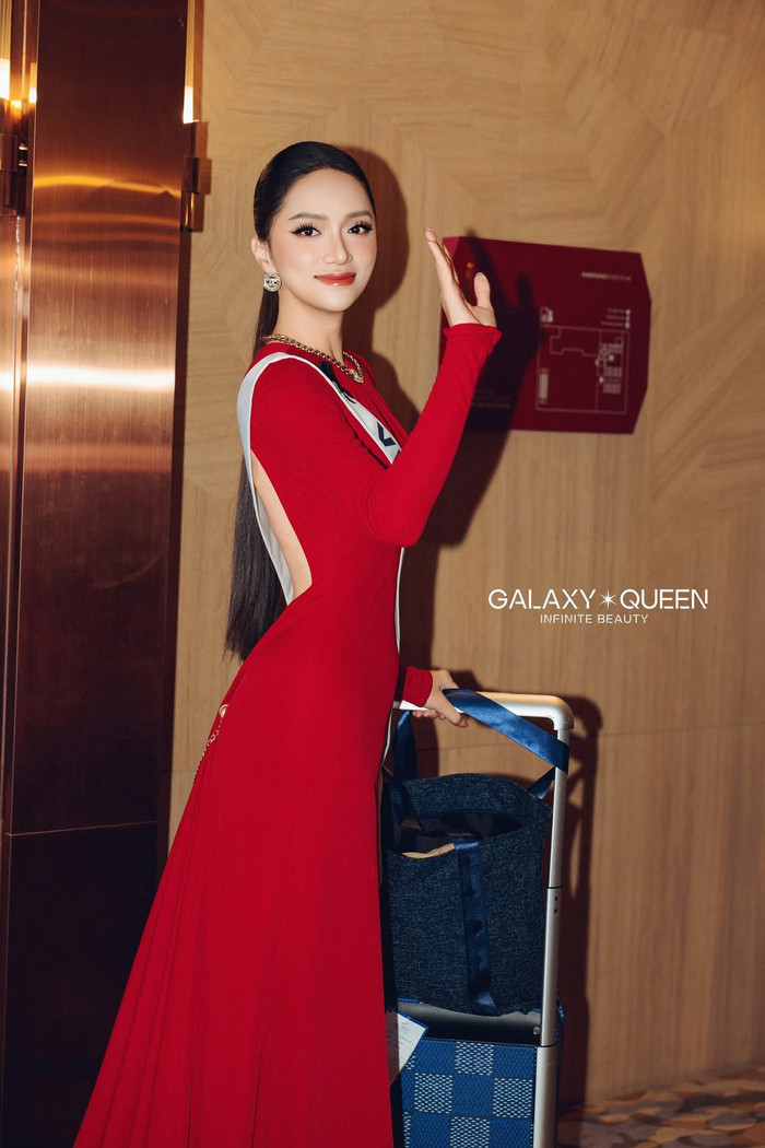 Hương Giang đang nỗ lực chuẩn bị cho các phần thi quan trọng tại Miss Universe. Ảnh: Galaxy Queen