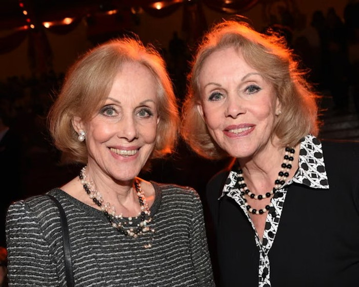 Cặp chị em song sinh nổi tiếng showbiz chọn qua đời cùng ngày, hàng triệu khán giả xúc động Ảnh 1