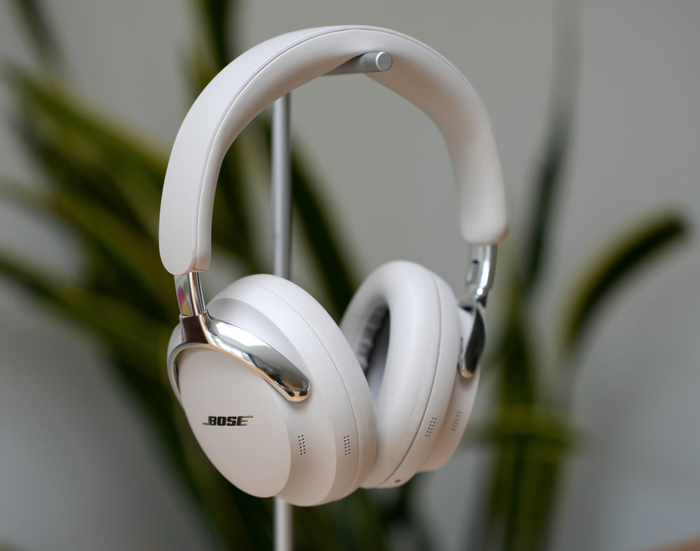 Tai nghe Bose thoải mái và phù hợp cho việc đi làm, đi chơi hoặc du lịch. (Nguồn: The Guardian)
