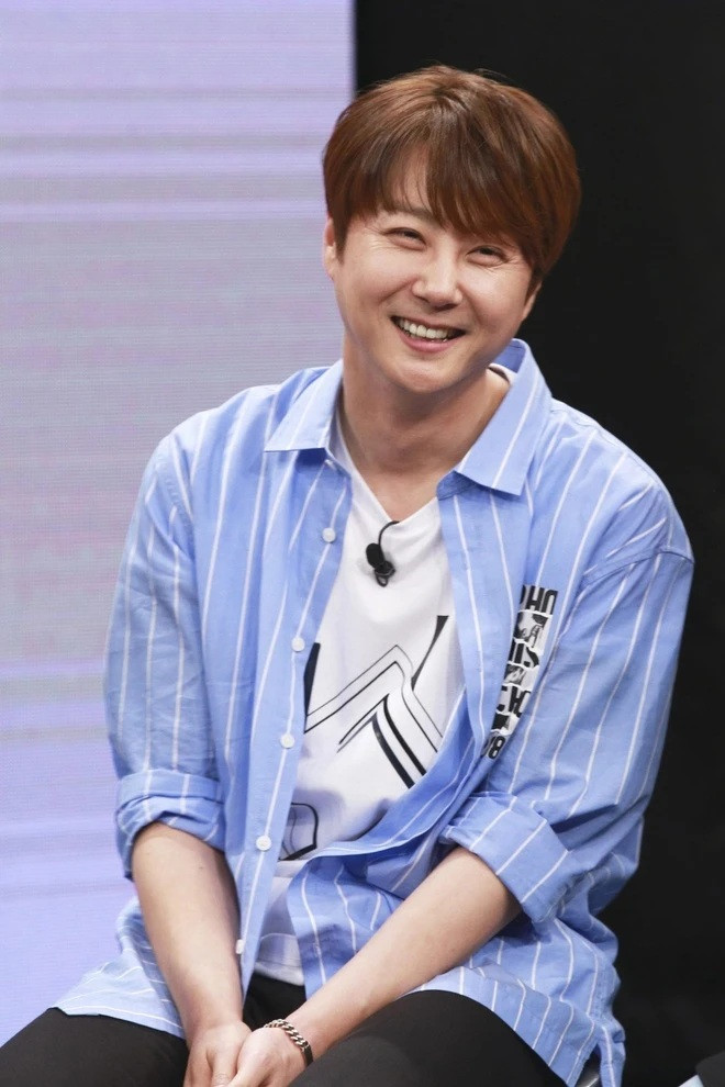 Nam ca sĩ trả giá đắt vì hành vi lái xe khi say xỉn và đánh bạc. (Ảnh Korea Times)