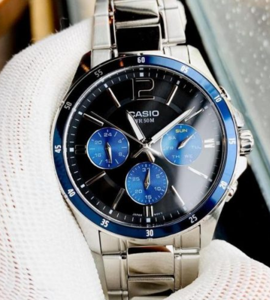 Mặc dù không quá đắt tiền nhưng chiếc đồng hồ lại tạo cho người dùng cảm giác thời thượng. (Ảnh: Casio)