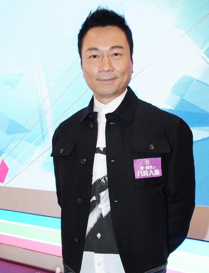 Dù đã qua thời kỳ đỉnh cao, Lê Diệu Tường vẫn giữ được vẻ phong độ, thần sắc tươi tắn. 