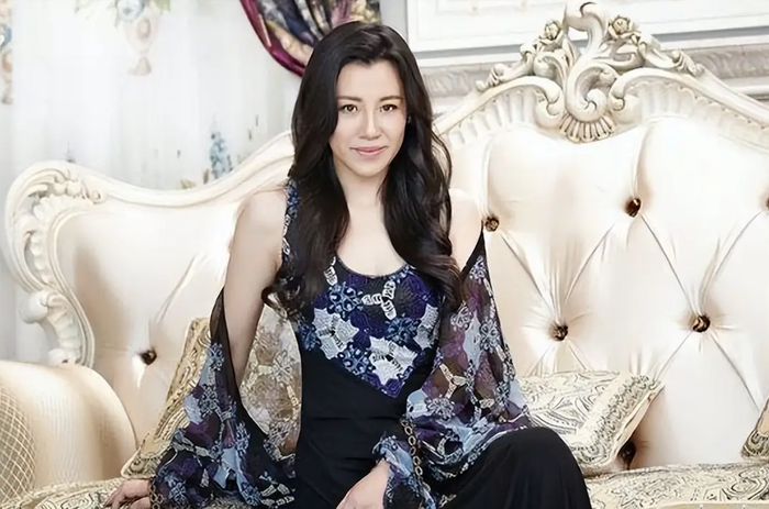 Hiện nữ diễn viên Lưu Lâm đang sở hữu khối tài sản ước tính hơn 300 tỷ đồng.