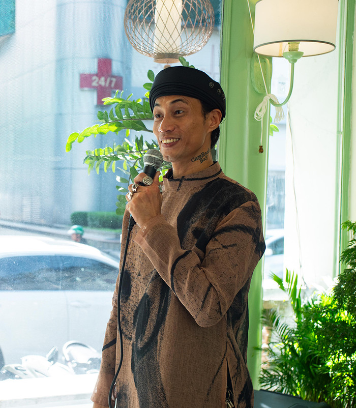 Thời điểm hiện tại, Phạm Anh Khoa nghĩ nhiều về âm nhạc.