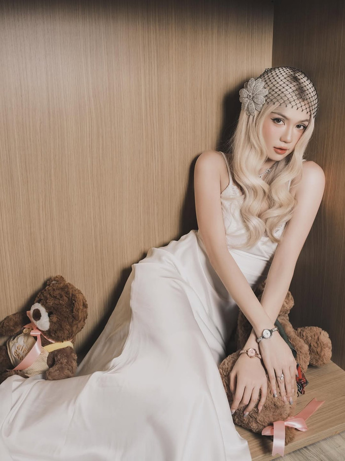 Ngọc Trinh khoe vẻ đẹp gợi cảm trong loạt ảnh mới nhất. Ảnh: IGNV