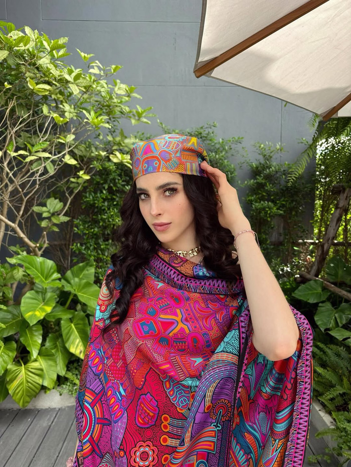 Fatima Bosch từng 'đối đầu' với ông Nawat, sau đó bị mời ra khỏi phòng. (Ảnh IGNV)