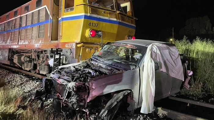 Nam ca sĩ đi hát đám cưới bị xe lửa tông tử vong trên đường về nhà Ảnh 5