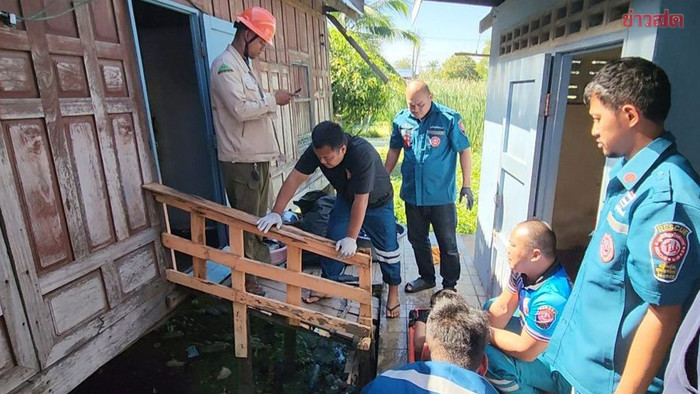 Người phụ nữ bị điện giật ngã xuống nước, con trai chạy đến cứu thì xảy ra sự việc thương tâm Ảnh 1