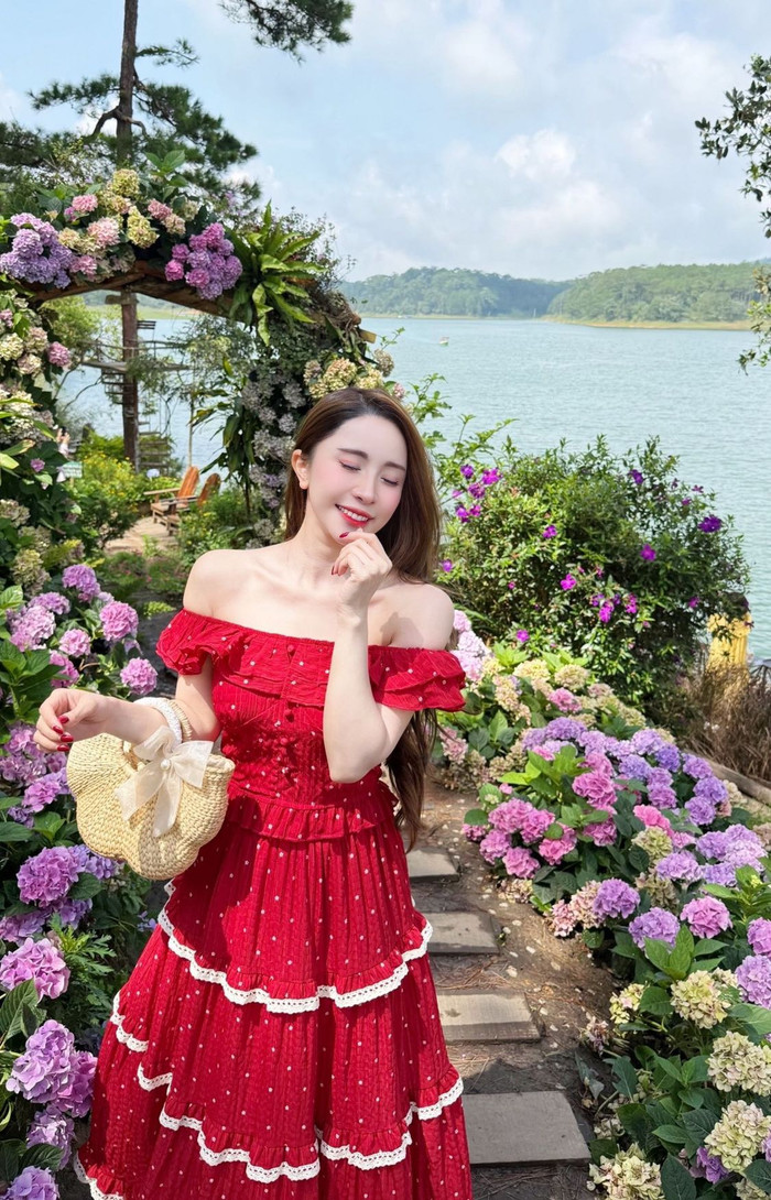 Quỳnh Nga hiện vẫn độc thân, chưa từng công khai hẹn hò với bất kỳ ai sau một thời gian dài kể từ khi công bố tin ly hôn. Ảnh: FBNV