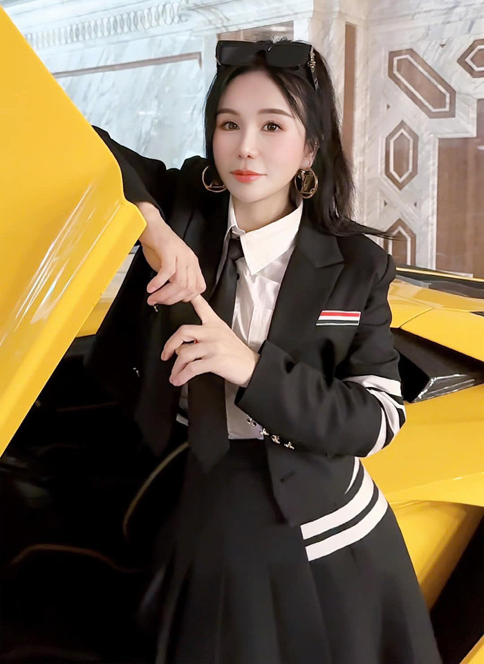 Bà chủ Thẩm mỹ viện Mailisa sử dụng máy sấy duỗi 11 triệu để chăm sóc tóc. Ảnh: FBNV