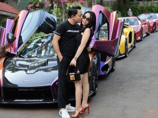 Trước đó, vợ chồng Mailisa - Hoàng Kim khánh thường xuyên khoe siêu xe - biệt thự trên mạng xã hội.