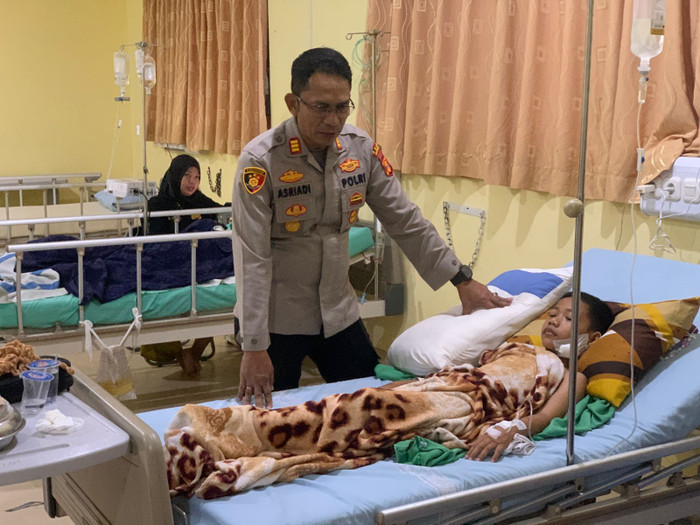 Cậu bé 10 tuổi bị con 'thủy quái' lôi xuống sông, dân làng hợp sức giải cứu Ảnh 1