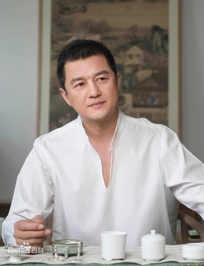 Lý Á Bằng nhiều lần than khổ vì nợ nần chồng chất (Ảnh: Baidu).