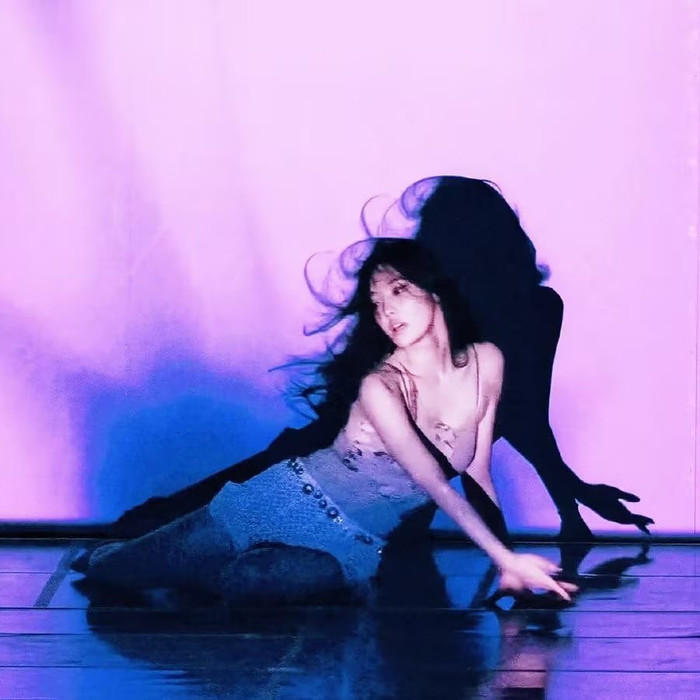 Nữ ca sĩ diện áo xuyên thấu đầy táo bạo, 'đốt mắt' người xem với tỷ lệ cơ thể hoàn hảo Ảnh 4