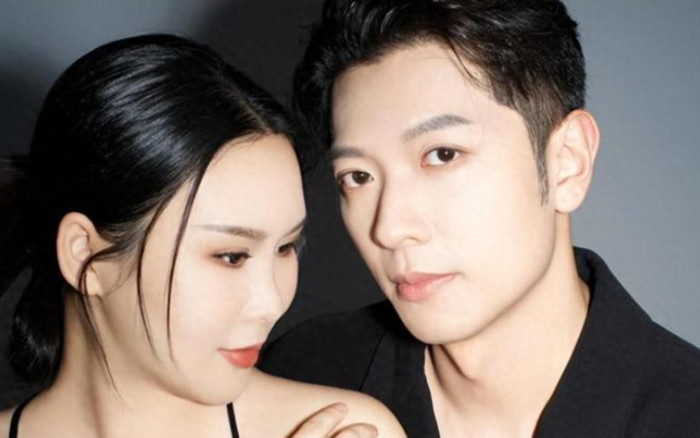 Nam diễn viên Cao Tuấn Hiền sở hữu khối tài sản khủng sau khi kết hôn với nữ doanh nhân Hoàng Tử Mạn (Ảnh: Weibo).