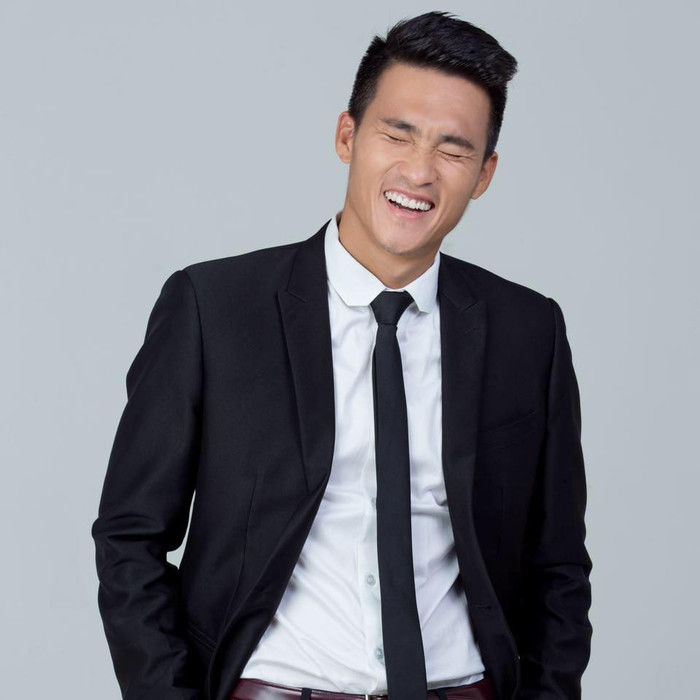 Chiếc đồng hồ 600 triệu phù hợp với vẻ ngoài lịch lãm của Công Vinh. Ảnh: FBNV