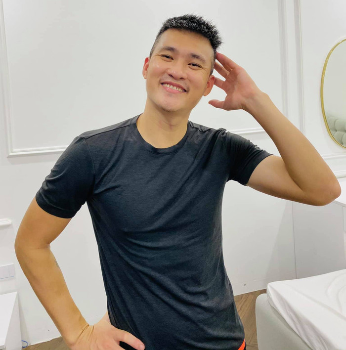 Công Vinh sở hữu chiếc đồng hồ 600 triệu. Ảnh: FBNV