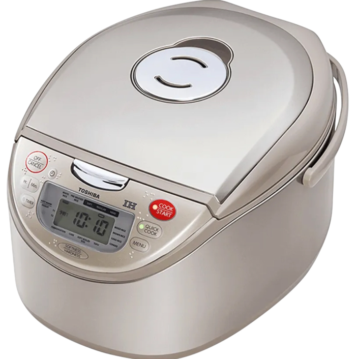 Mẫu nồi cơm điện vợ chồng Công Vinh sử dụng. Ảnh: nguyenkim