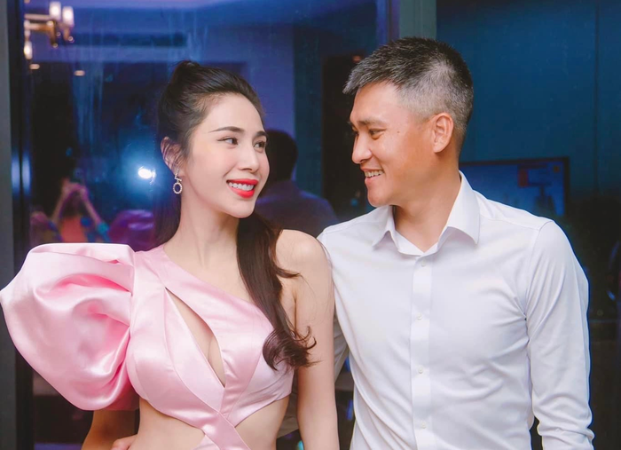 Lê Công Vinh luôn dành sự tôn trọng cho vợ - ca sĩ Thủy Tiên.