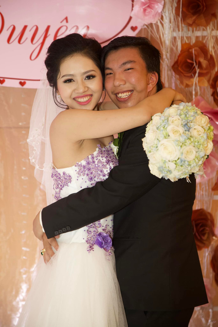 Vợ chồng con trai bà chủ thẩm mỹ viện Mailisa. Ảnh FBNV