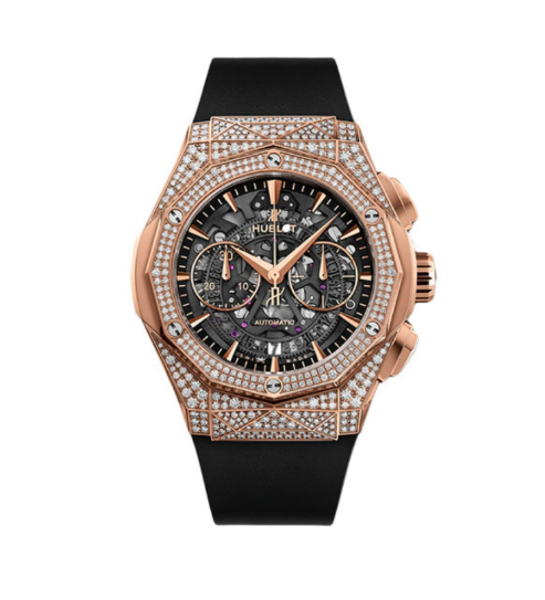 Cận cảnh chiếc đồng hồ của chồng bà chủ thẩm mỹ viện Mailisa hợp tác với nghệ sĩ Richard Orlinski. 