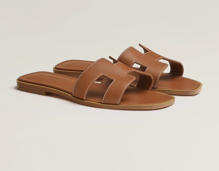 Mẫu dép của Đỗ Thị Hà. Ảnh: Hermes