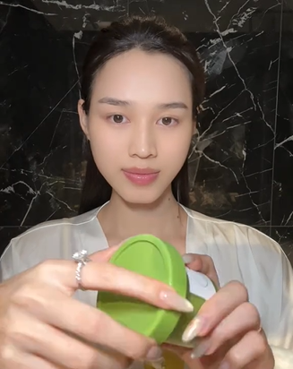 Mặt nạ đất sét của Đỗ Thị Hà hiệu quả cho da dầu hoặc hỗn hợp. Ảnh chụp màn hình