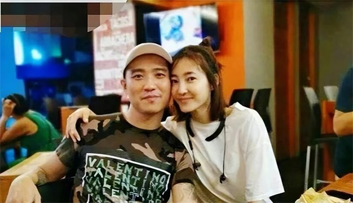 Nữ diễn viên phim giờ vàng Vương Lệ Khôn và chồng - Chiêm Hạo Lễ. 