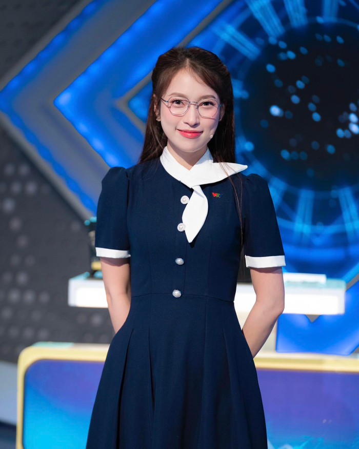 MC Khánh Vy đăng ảnh cùng chiếc xe đạp 1 triệu. Ảnh: FBNV