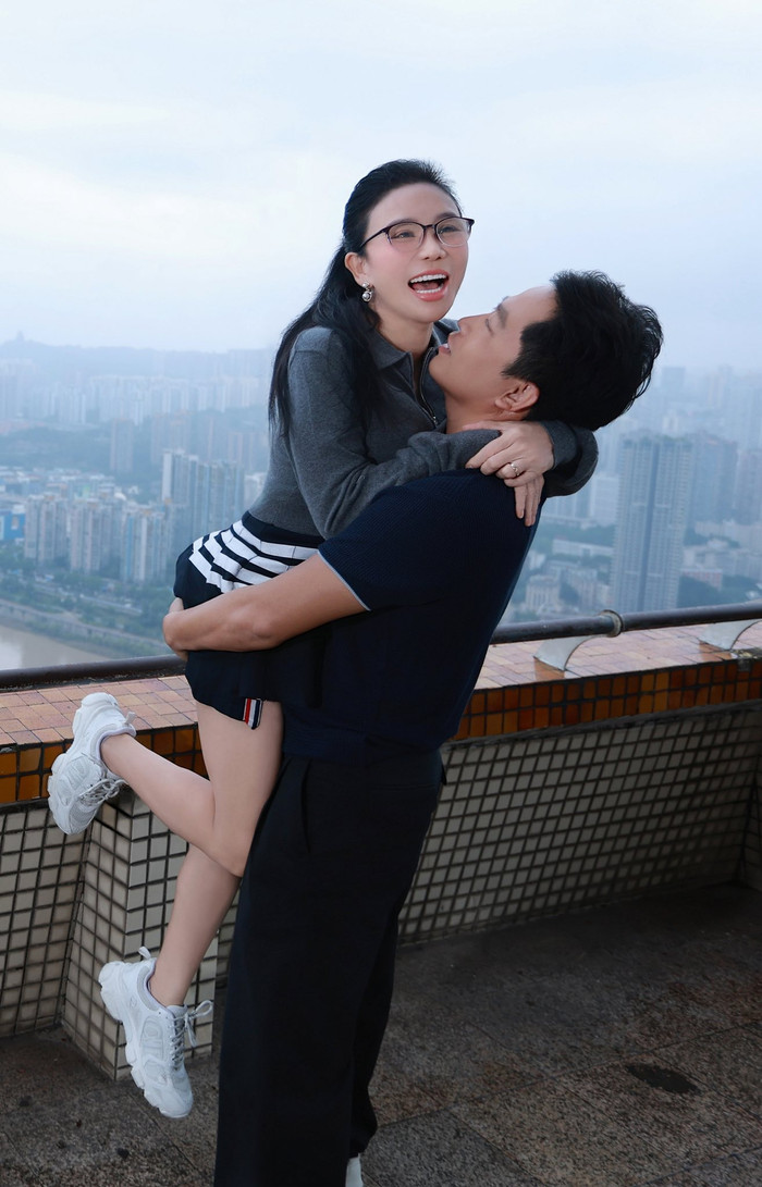 Không chỉ bà chủ Thẩm mỹ viện Mailisa mà cả gia đình đều theo bí quyết này để giữ gìn lối sống khoa học. Ảnh: FBNV