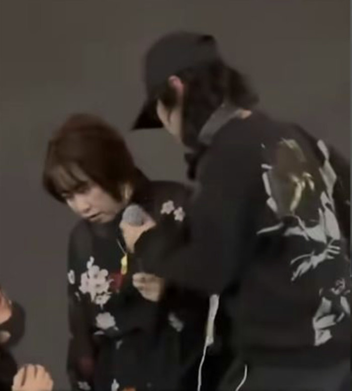 Nữ ca sĩ đang hát thì cảnh sát ập vào, yêu cầu hủy bỏ đêm diễn Ảnh 3