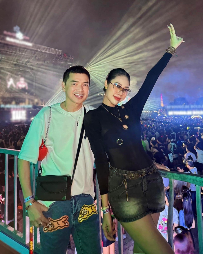 Rộ khoảnh khắc vợ trẻ kém 37 tuổi của nghệ sĩ Quang Minh vác bụng bầu khệ nệ Ảnh 5