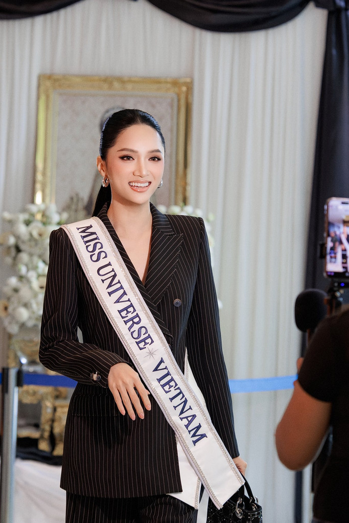 Hương Giang nhanh chóng thể hiện bản lĩnh tại Miss Universe 2025 khiến fan không khỏi tự hào. (Ảnh: FBNV)