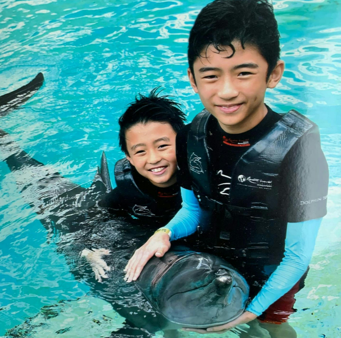 Tạ Đình Phong hiếm hoi lộ diện cùng con trai Tạ Chấn Hiên, thái độ gây xôn xao Ảnh 5