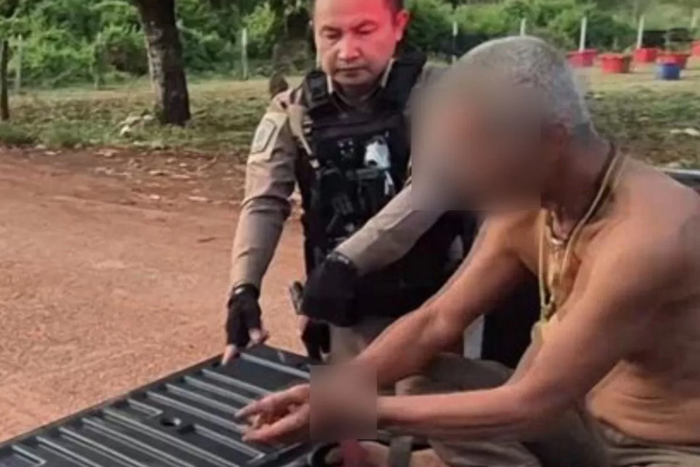 Hiện, người đàn ông đã bị cảnh sát khống chế. Ảnh: Bangkok Post