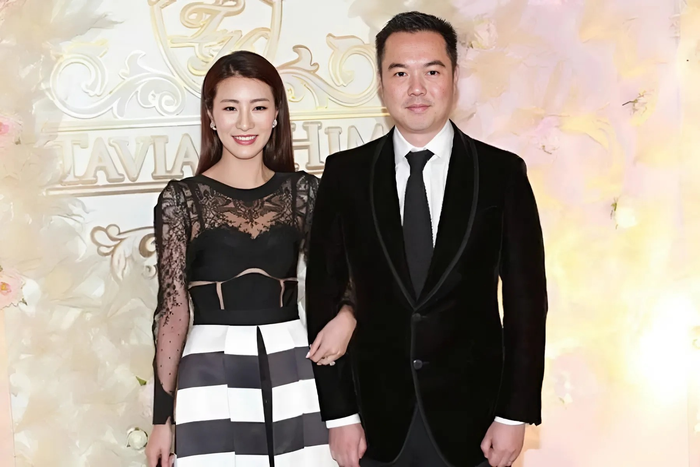 Lâm Hạ Vy trong lần hiếm hoi xuất hiện cùng chùng. 