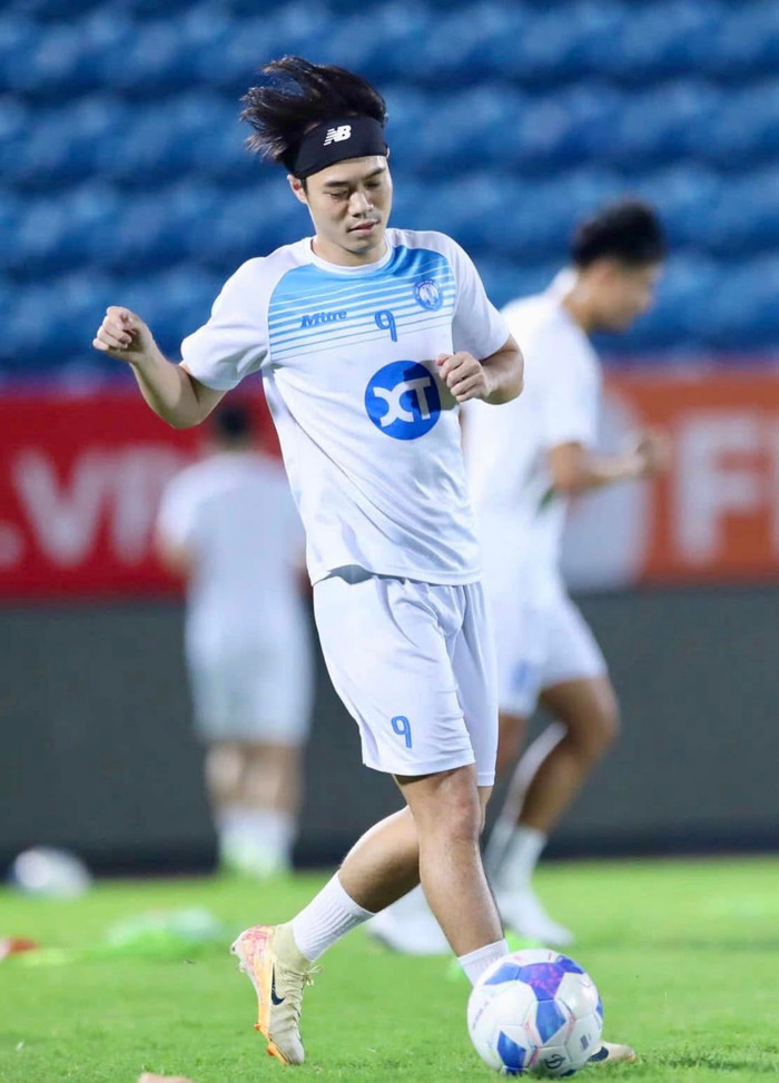 Theo Transfermarkt, tiền đạo Văn Toàn được định giá thuộc nhóm cầu thủ cao nhất của bóng đá Việt Nam. Ảnh: CLB Nam Định