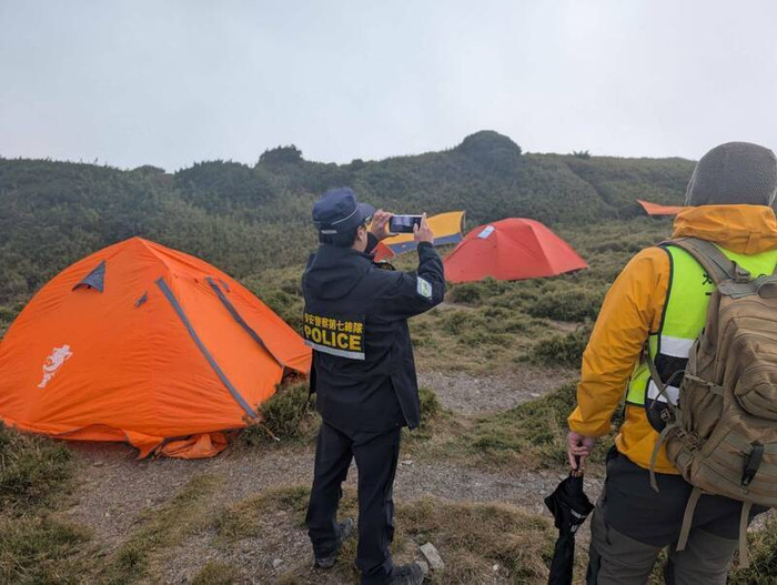 พานักเรียน 1,000 คนเดินป่า โรงเรียนนานาชาติเดือดร้อนหนัก ภาพที่ 2