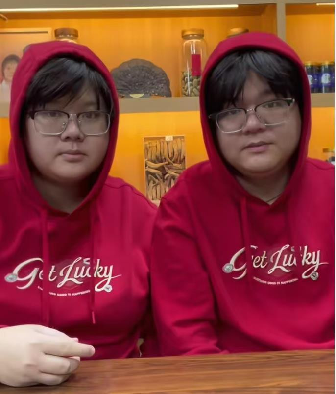 Cặp vợ chồng trẻ có gương mặt giống hệt nhau, dân mạng yêu cầu đi xét nghiệm ADN Ảnh 1